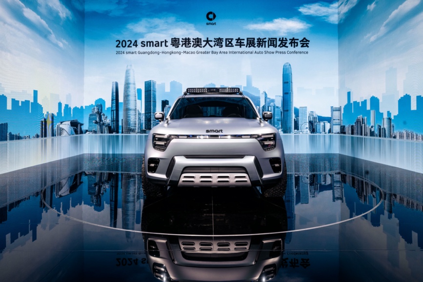 图片包含 船, 水, 大, 蓝色
描述已自动生成