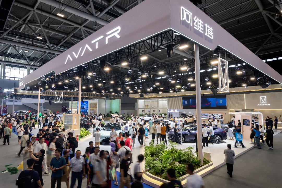 许多人在排队

描述已自动生成